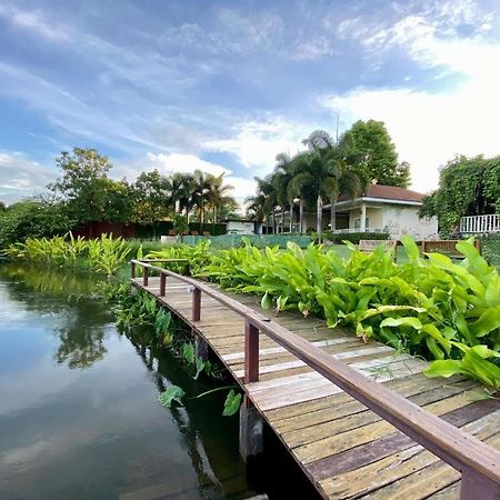 Ruen Maihom Riverside Cottage Канчанабури Екстериор снимка