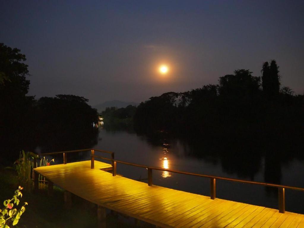 Ruen Maihom Riverside Cottage Канчанабури Екстериор снимка