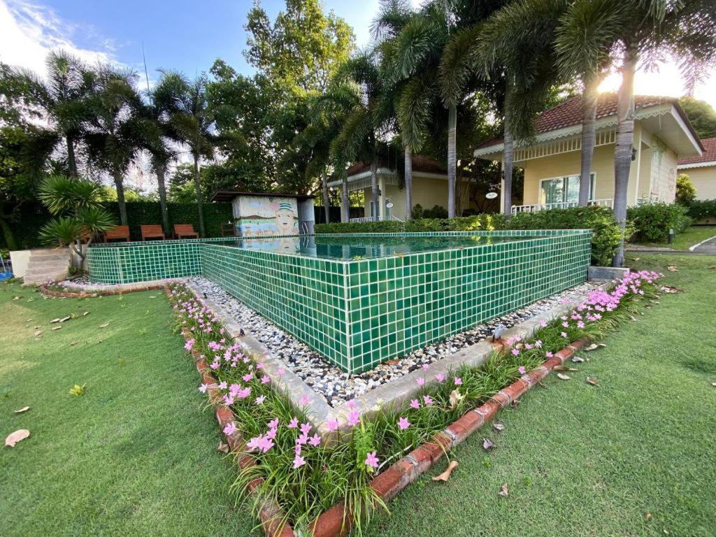 Ruen Maihom Riverside Cottage Канчанабури Екстериор снимка
