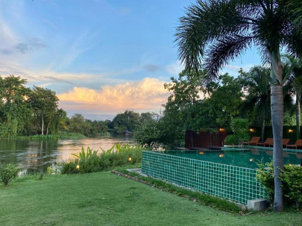 Ruen Maihom Riverside Cottage Канчанабури Екстериор снимка