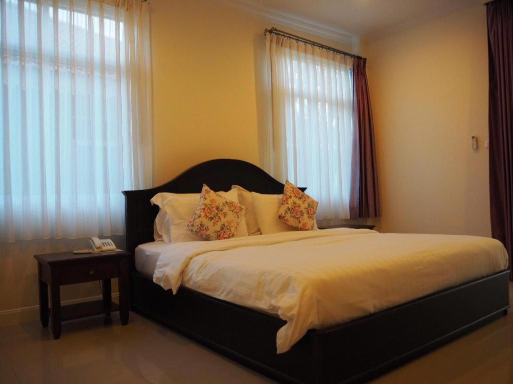 Ruen Maihom Riverside Cottage Канчанабури Екстериор снимка
