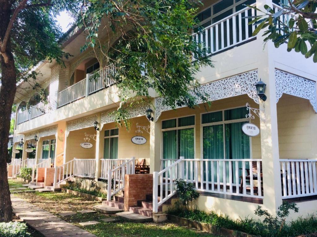 Ruen Maihom Riverside Cottage Канчанабури Екстериор снимка