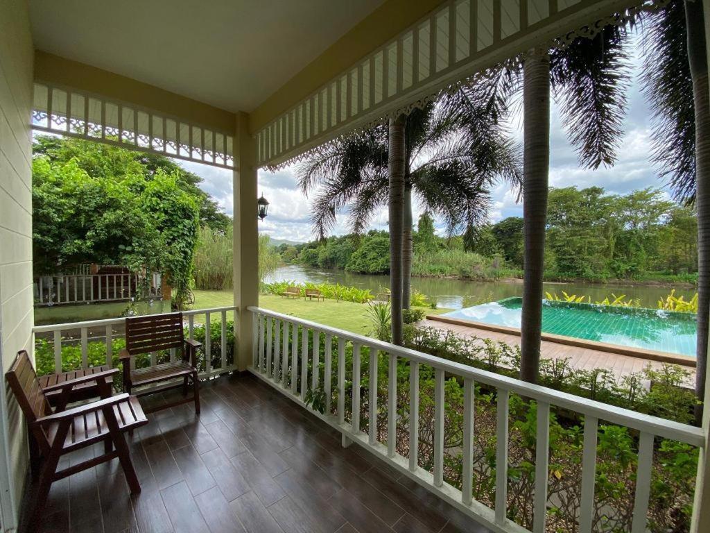 Ruen Maihom Riverside Cottage Канчанабури Екстериор снимка