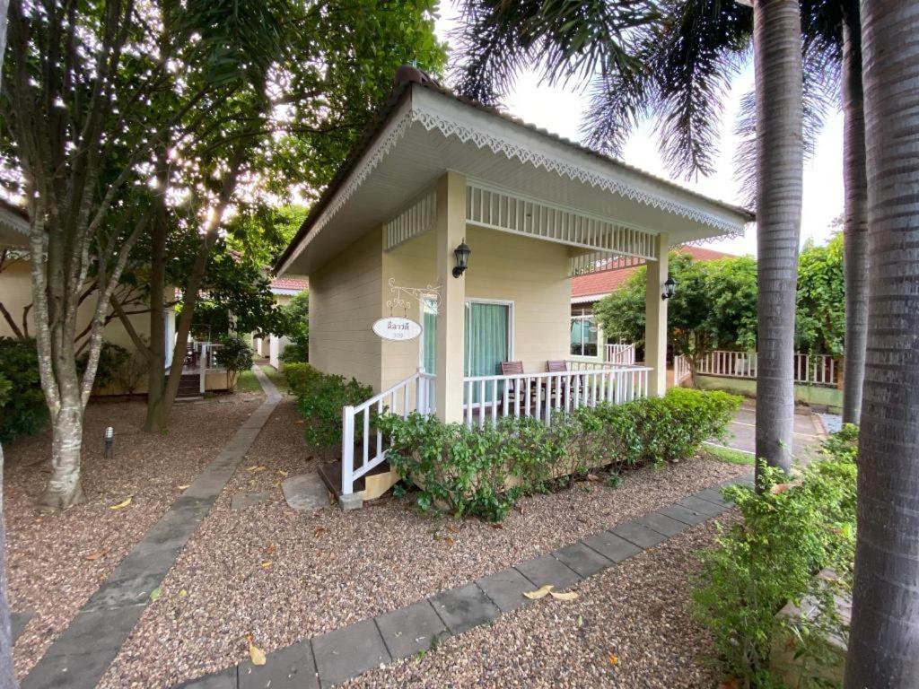 Ruen Maihom Riverside Cottage Канчанабури Екстериор снимка