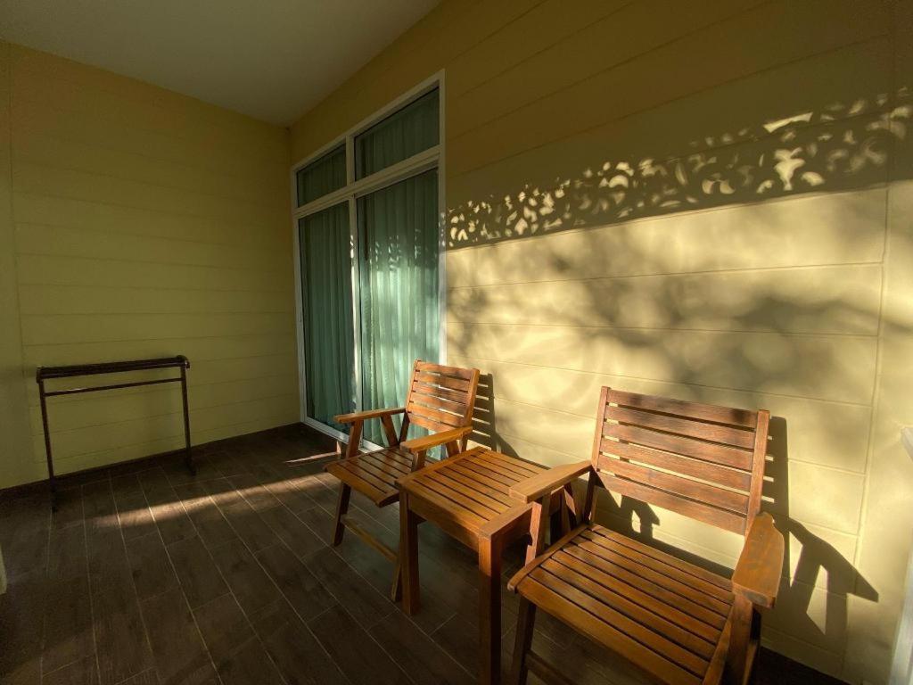 Ruen Maihom Riverside Cottage Канчанабури Екстериор снимка