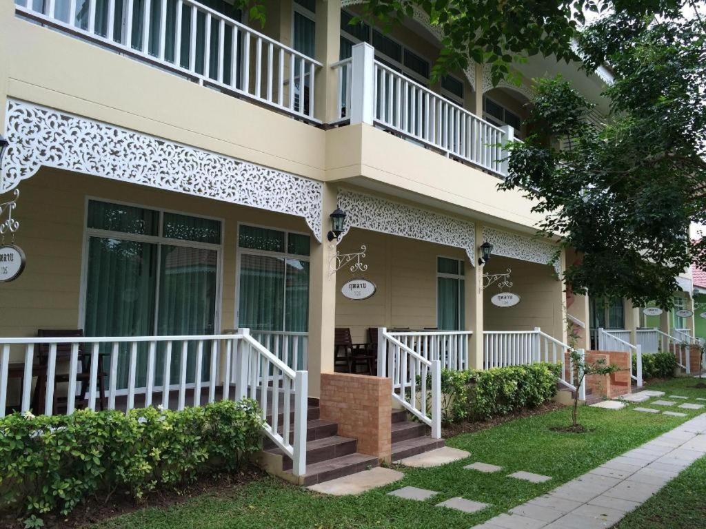 Ruen Maihom Riverside Cottage Канчанабури Екстериор снимка