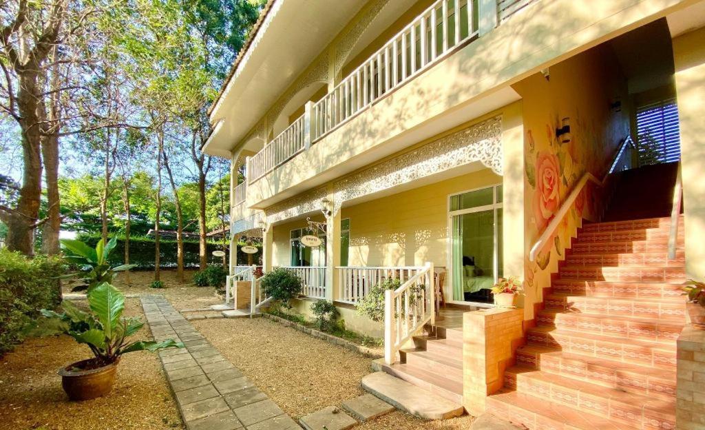 Ruen Maihom Riverside Cottage Канчанабури Екстериор снимка