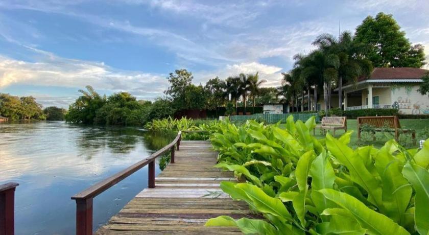 Ruen Maihom Riverside Cottage Канчанабури Екстериор снимка